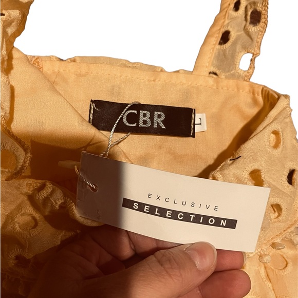 CBR Yellow skirts w Pant & Top with zipper back. Size L Chic me - Picture 3 of 10